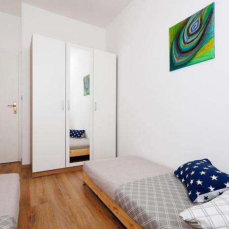 Summer Breeze Apartment - Quiet Place With A Spectacular View And A Garden Šibenik Eksteriør billede