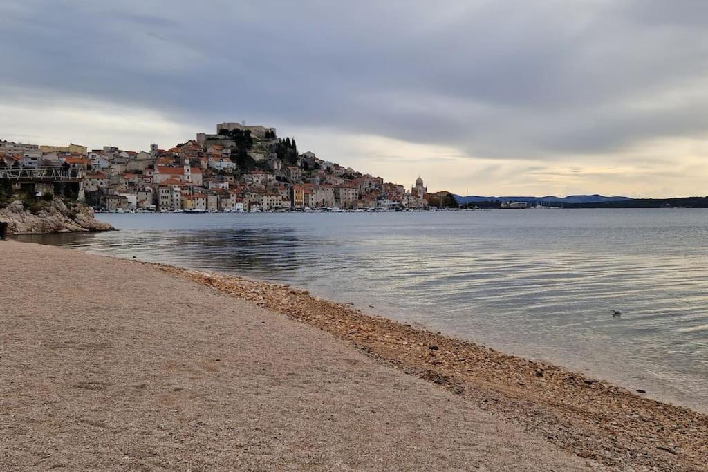 Summer Breeze Apartment - Quiet Place With A Spectacular View And A Garden Šibenik Eksteriør billede