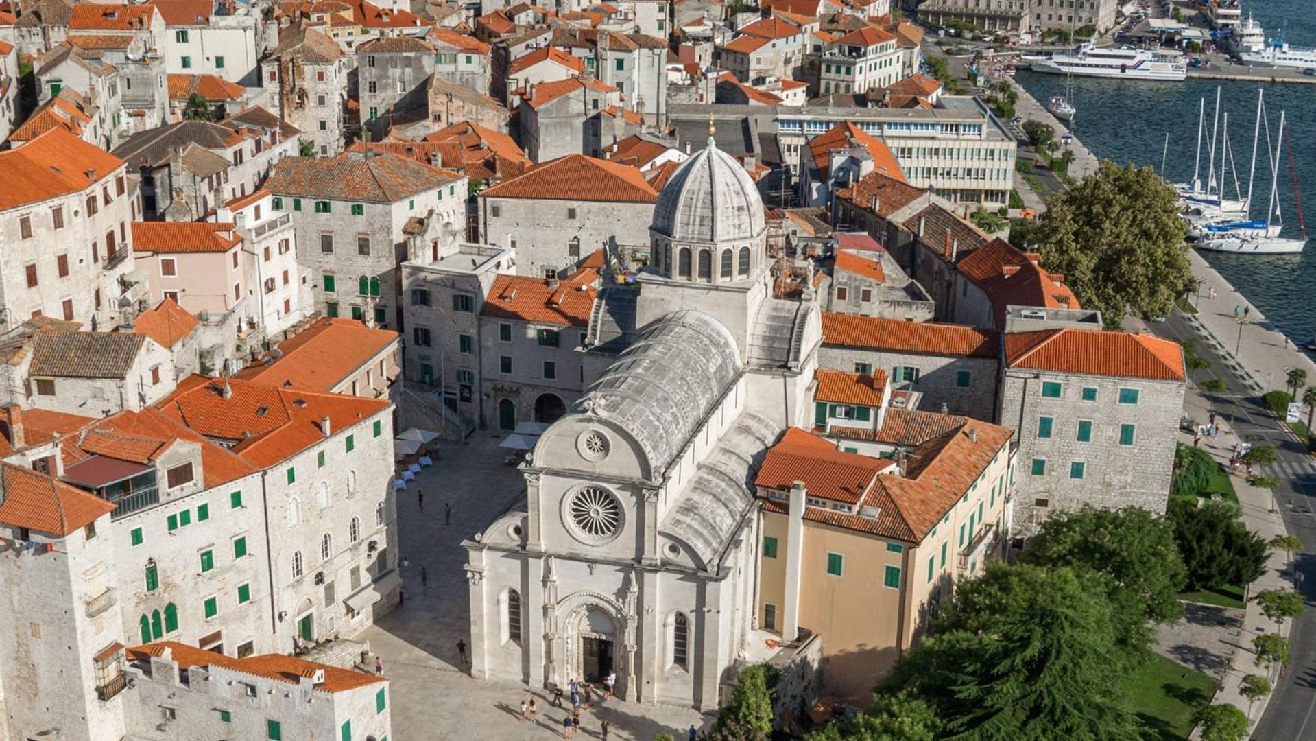 Summer Breeze Apartment - Quiet Place With A Spectacular View And A Garden Šibenik Eksteriør billede