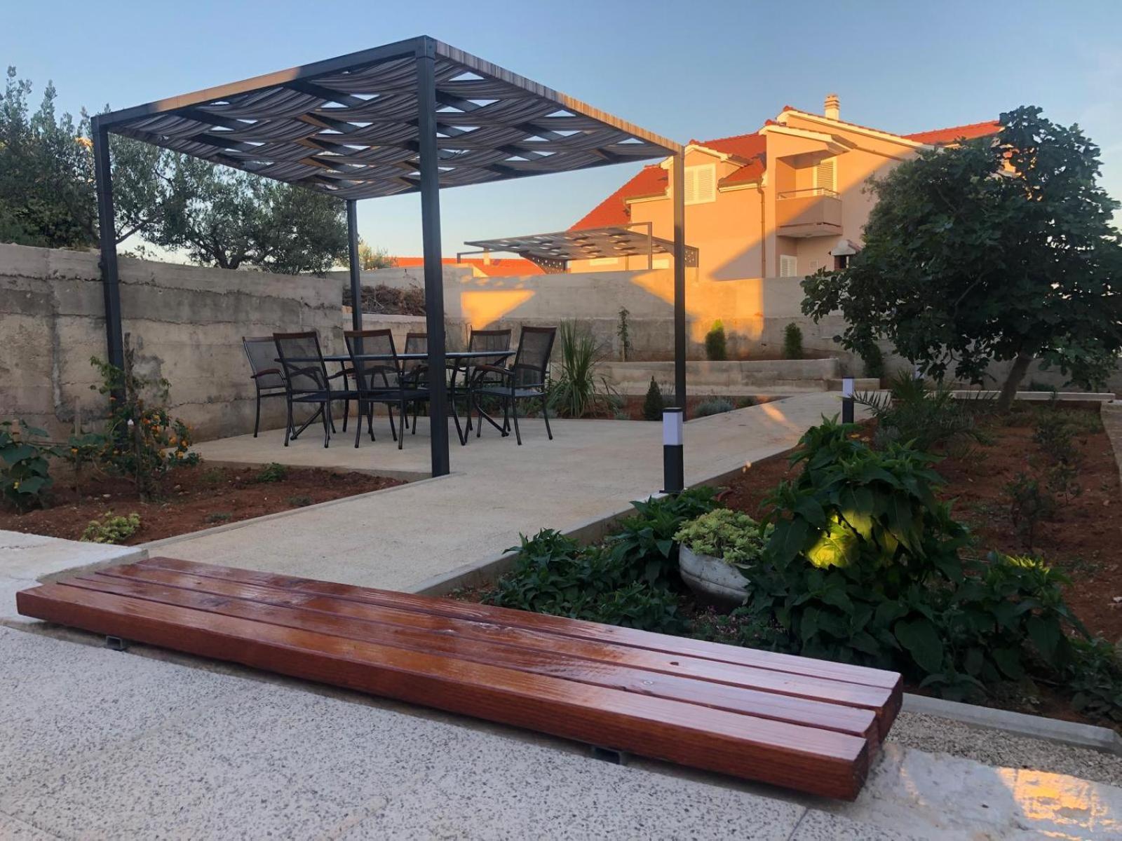 Summer Breeze Apartment - Quiet Place With A Spectacular View And A Garden Šibenik Eksteriør billede